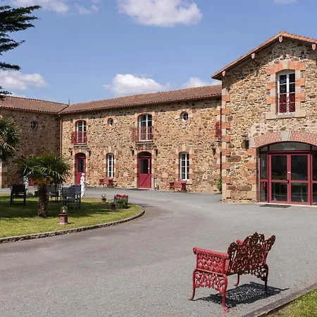 Chateau De La Richerie 2* Beaurepaire (Vendee)