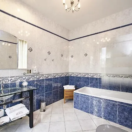 Chateau De La Richerie - Proche Puy Du Fou Hotel 2*