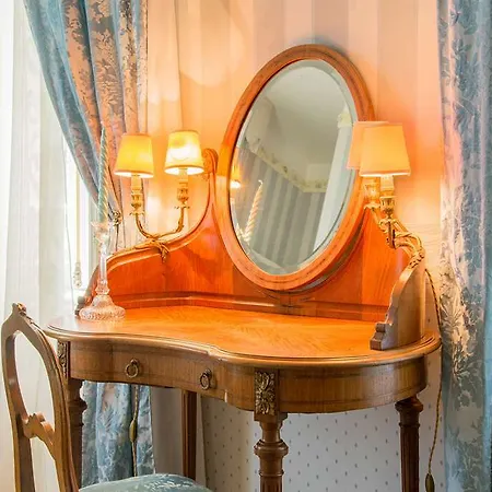 Chateau De La Richerie Hotel