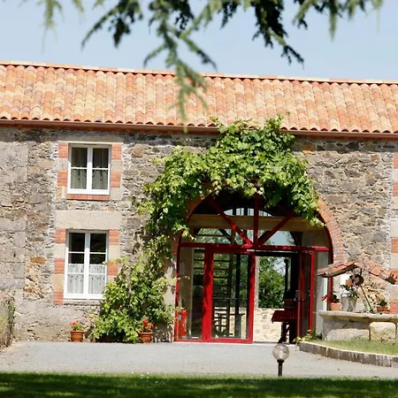 מלון Chateau De La Richerie - Proche Puy Du Fou 2*