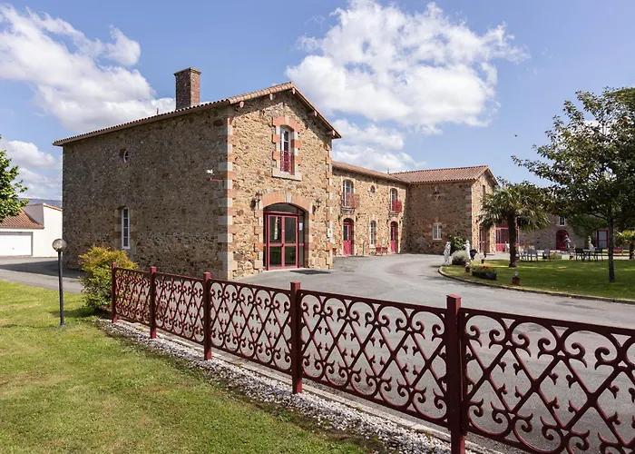 Chateau De La Richerie - Proche Puy Du Fou Hotel