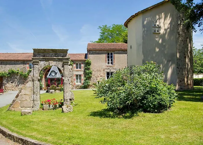 Chateau De La Richerie - Proche Puy Du Fou Hotel